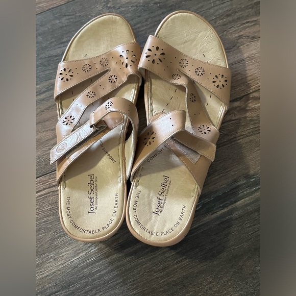 Josef Seibel size 39 sandals - Picture 1 of 4
